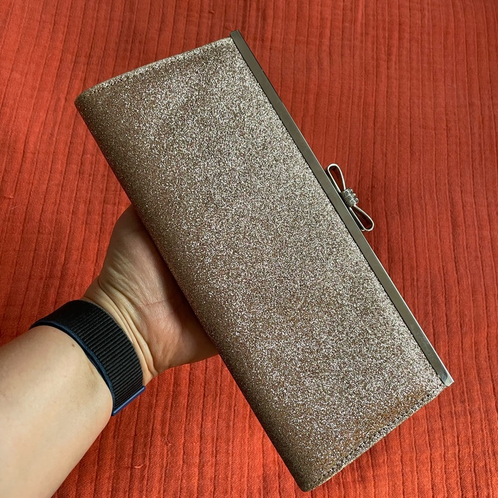 INC Clutch - Picture 4 of 13